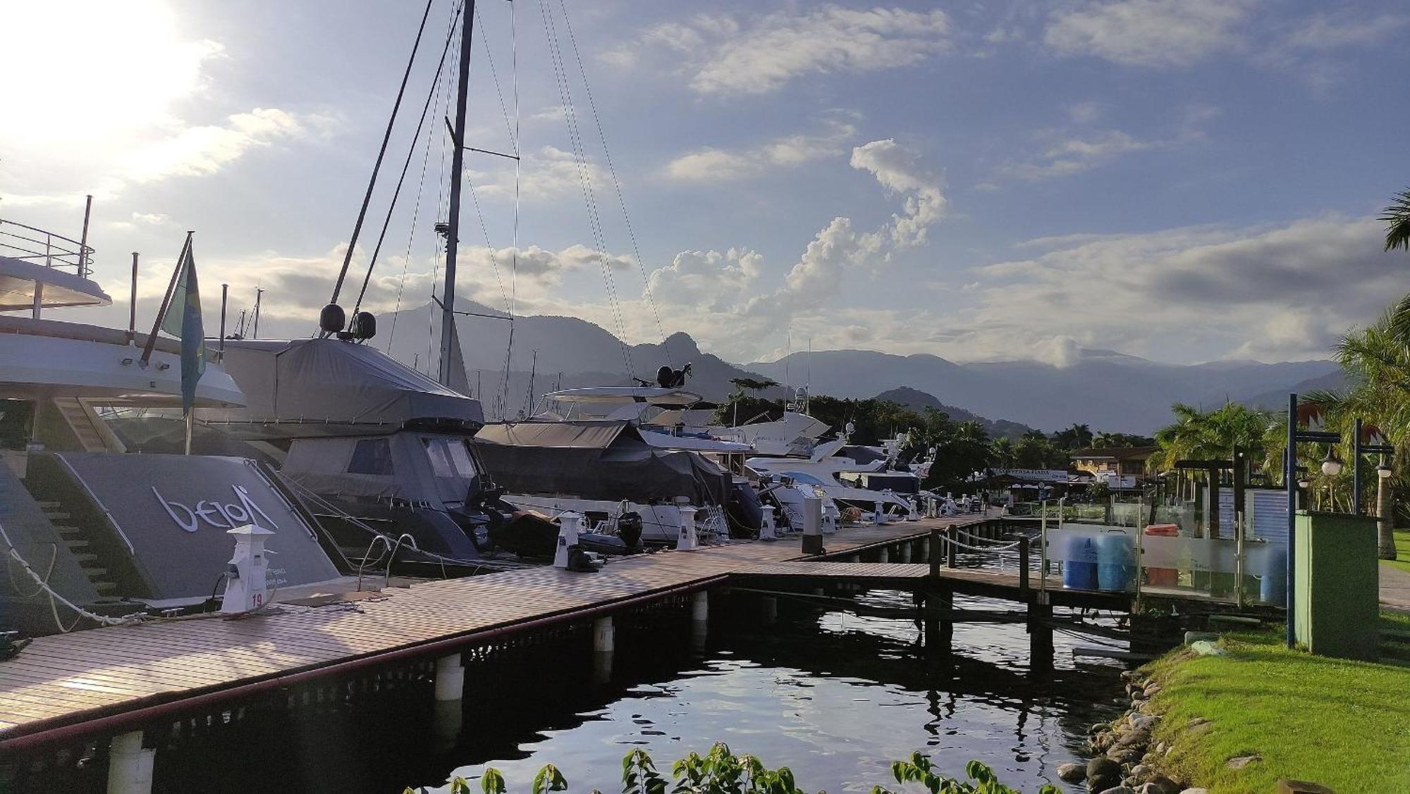 3 Praias, Apartamentos, Piscinas, Luxo - Angra Temporada อังกราโดสเฮย์ส ภายนอก รูปภาพ
